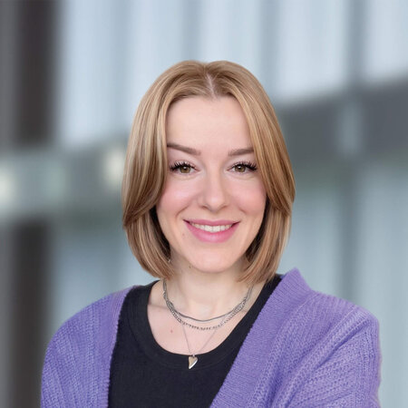 Portrait photo of Denise Lea